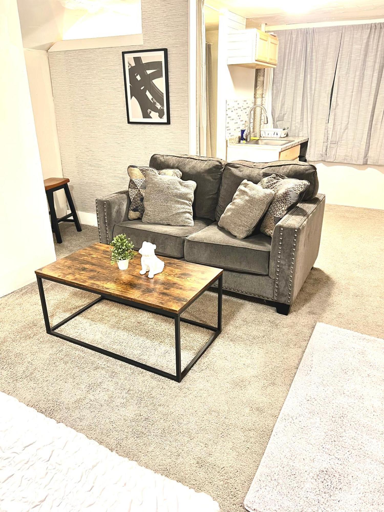 Two Bedroom Villa Studio With Fireplace & Living Room Detroit Exterior photo